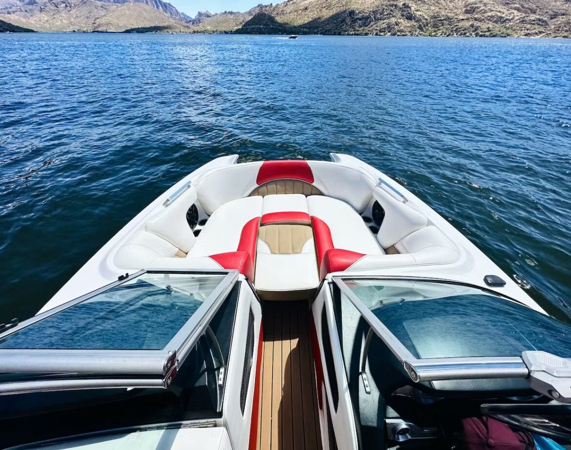 boatBackWithLage
